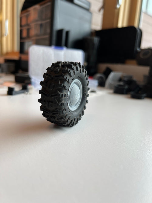 1.0 Inch Classic Beadlock Wheels *Bonus Hubcap Included
