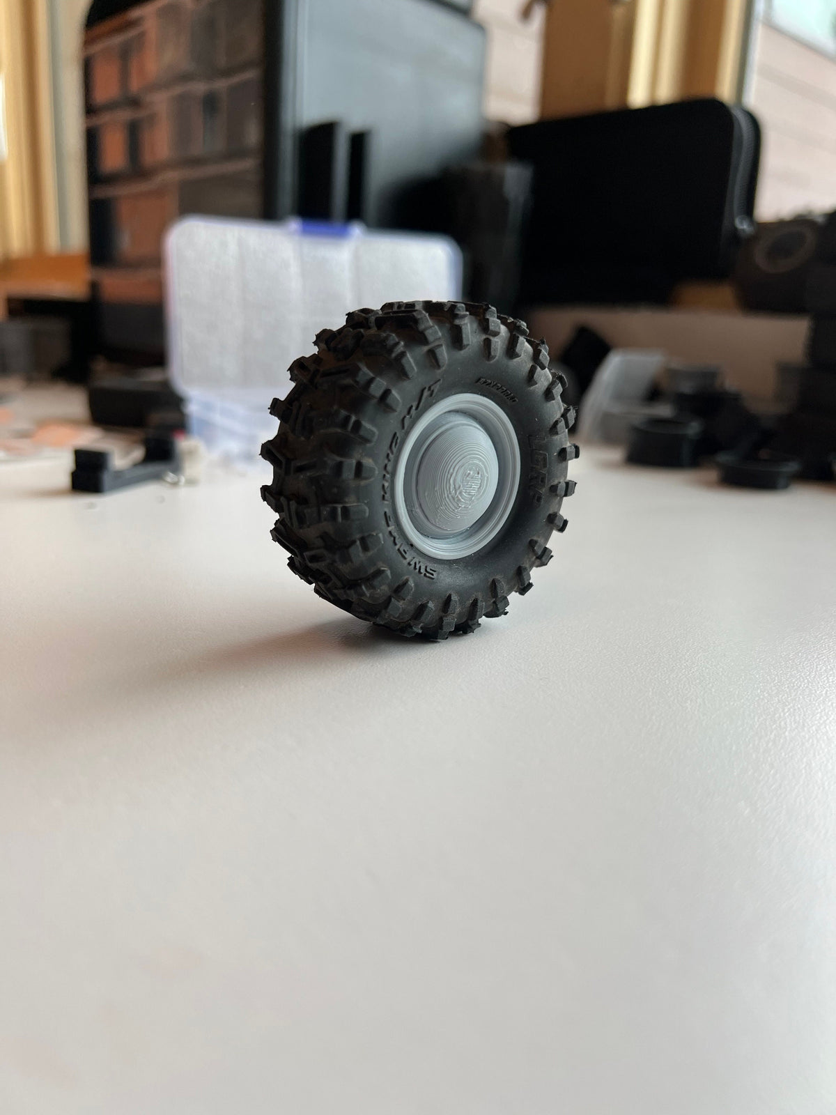 1.0 Inch Classic Beadlock Wheels *Bonus Hubcap Included