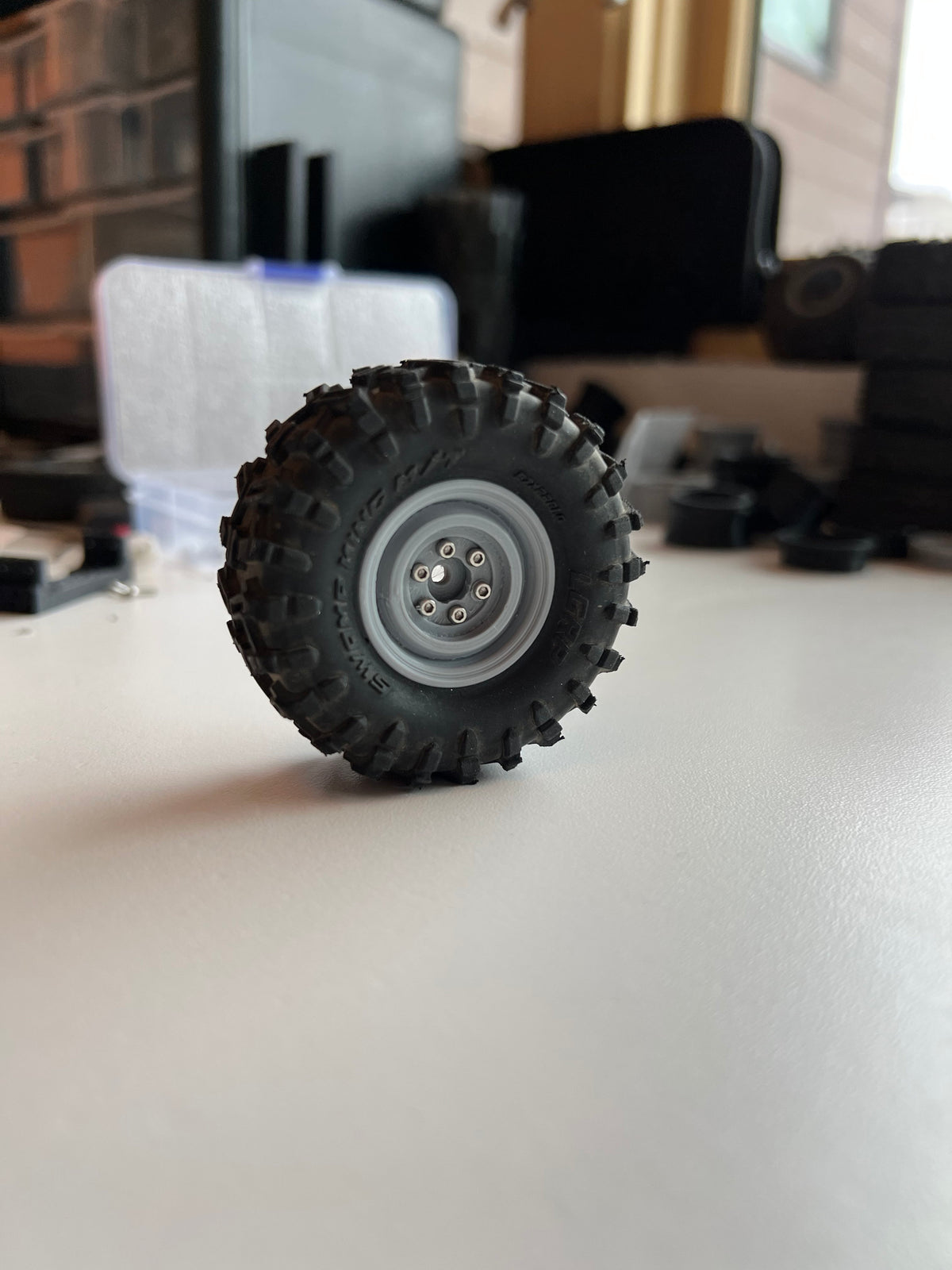1.0 Inch Classic Beadlock Wheels *Bonus Hubcap Included